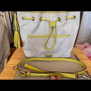 ⛔️SOLD⛔️Coach Bucket Crossbody